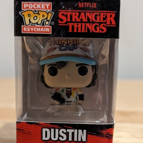 - 5 For 25$ NWOT Funko Pop Keychain Bundle Your Items Dustin - Picture 1 of 1